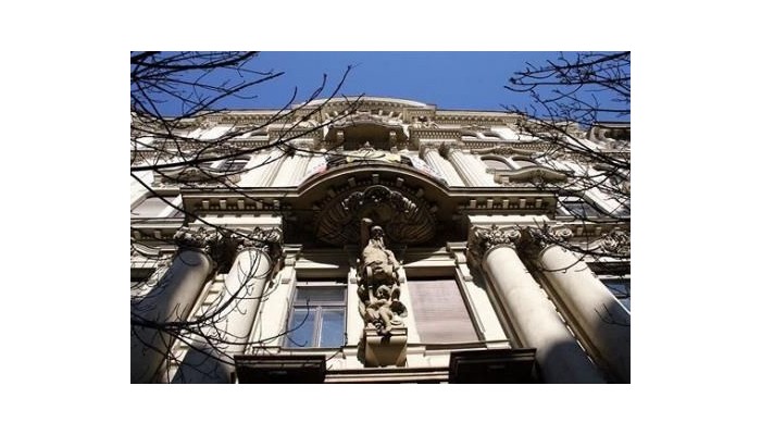 Alkotmany Street Apartment poza 25