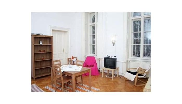 Alkotmany Street Apartment poza 9