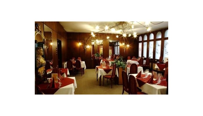 Hotel Benczur poza 18