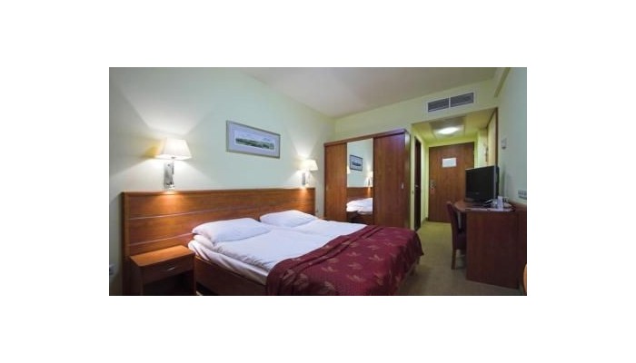 Hotel Benczur poza 12