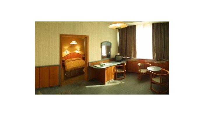 Hotel Benczur poza 15