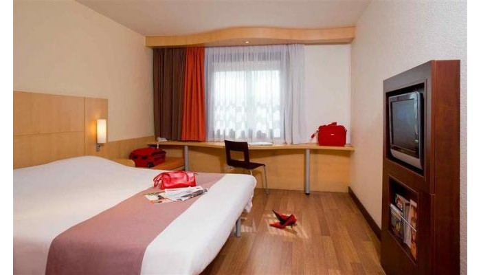Hotel Ibis Budapest Heroes Square poza 6