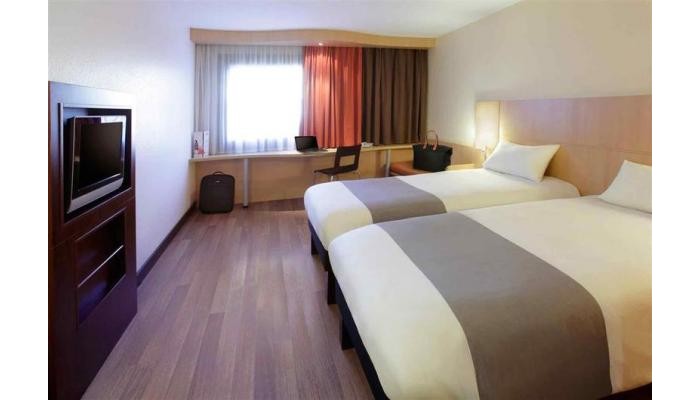 Hotel Ibis Budapest Heroes Square poza 8