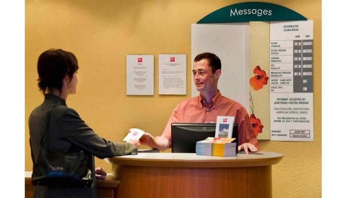 Hotel Ibis Budapest Heroes Square poza 4