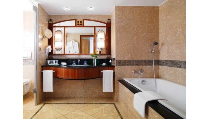 Hotel Kempinski Corvinus poza 5