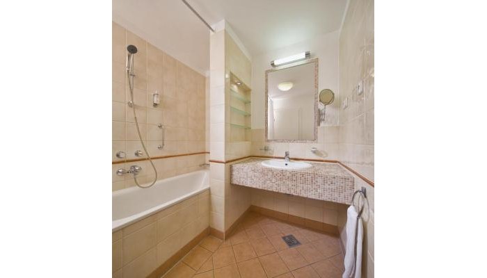 Hotel Mamaison Residence Izabella Budapest poza 13