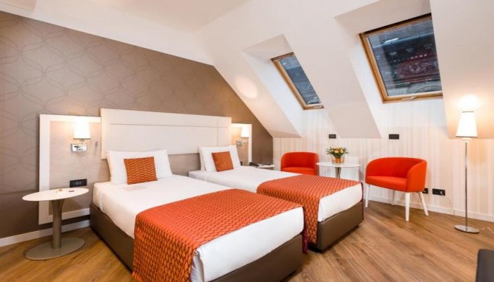 Parlament Hotel poza 4