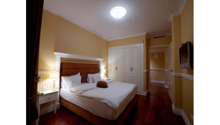 Queens Court Hotel poza 1